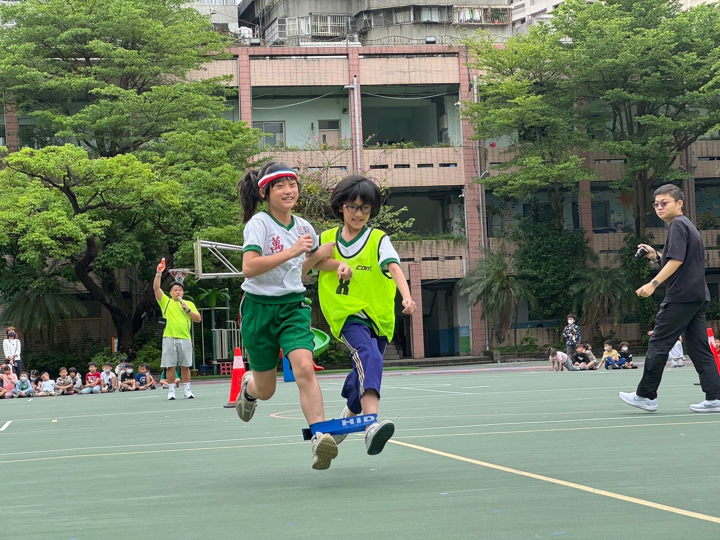 113年度臺北市萬華區體育群組兩人三腳比賽第一名